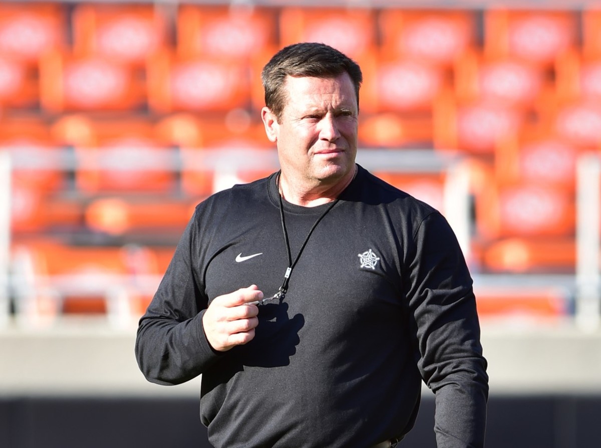 Gundy calls Rob Glass the best strength coach in America. 